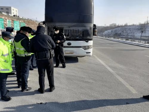 吉林市交通执法支队多措并举 护航春运期间旅游包车与城市配送运输安全